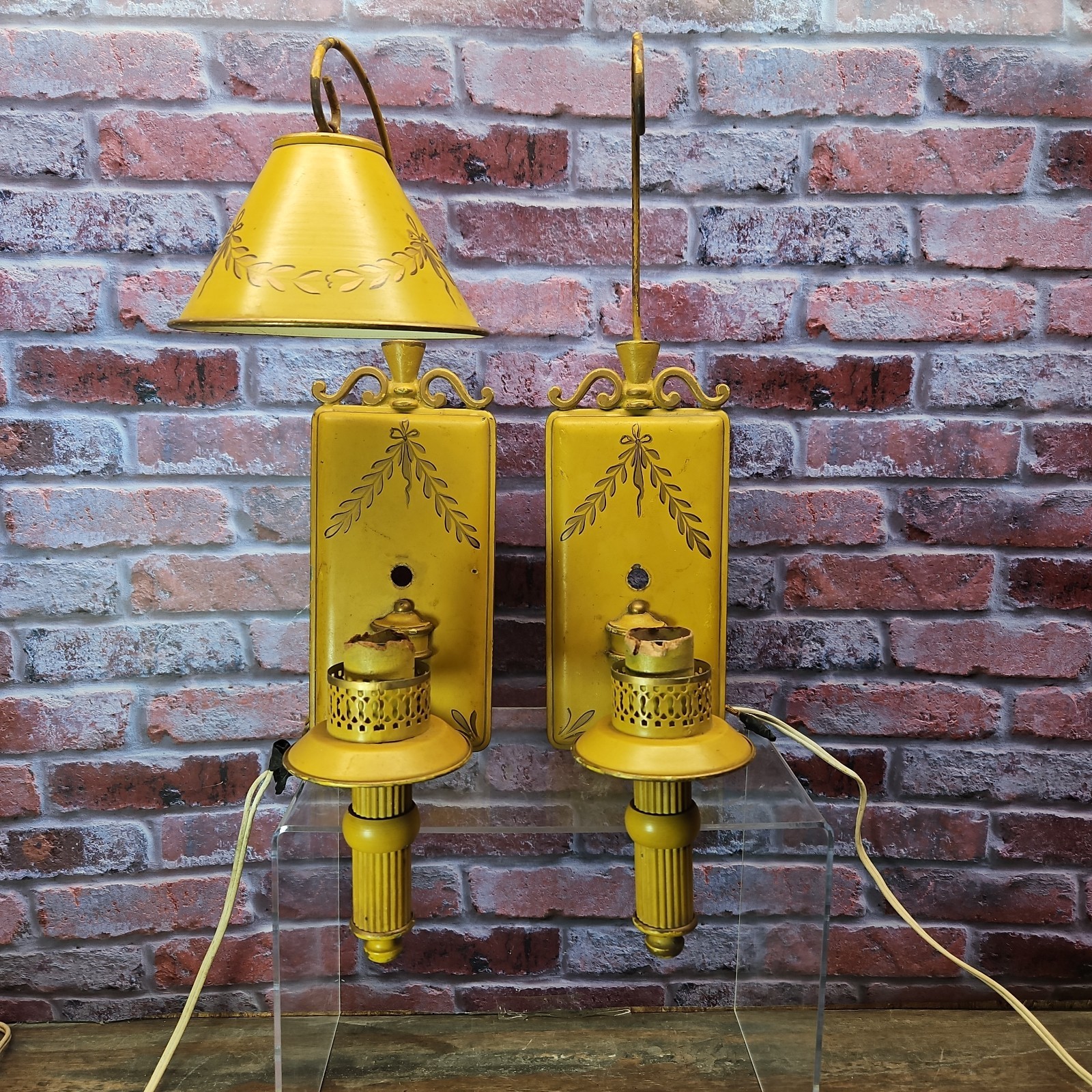 Vtg Toleware Tole Ware Metal Mustard Yellow Wall Sconce Lamp Light Set Vtg Toleware Tole Ware Metal Mustard Yellow Wall Sconce Lamp Light Set