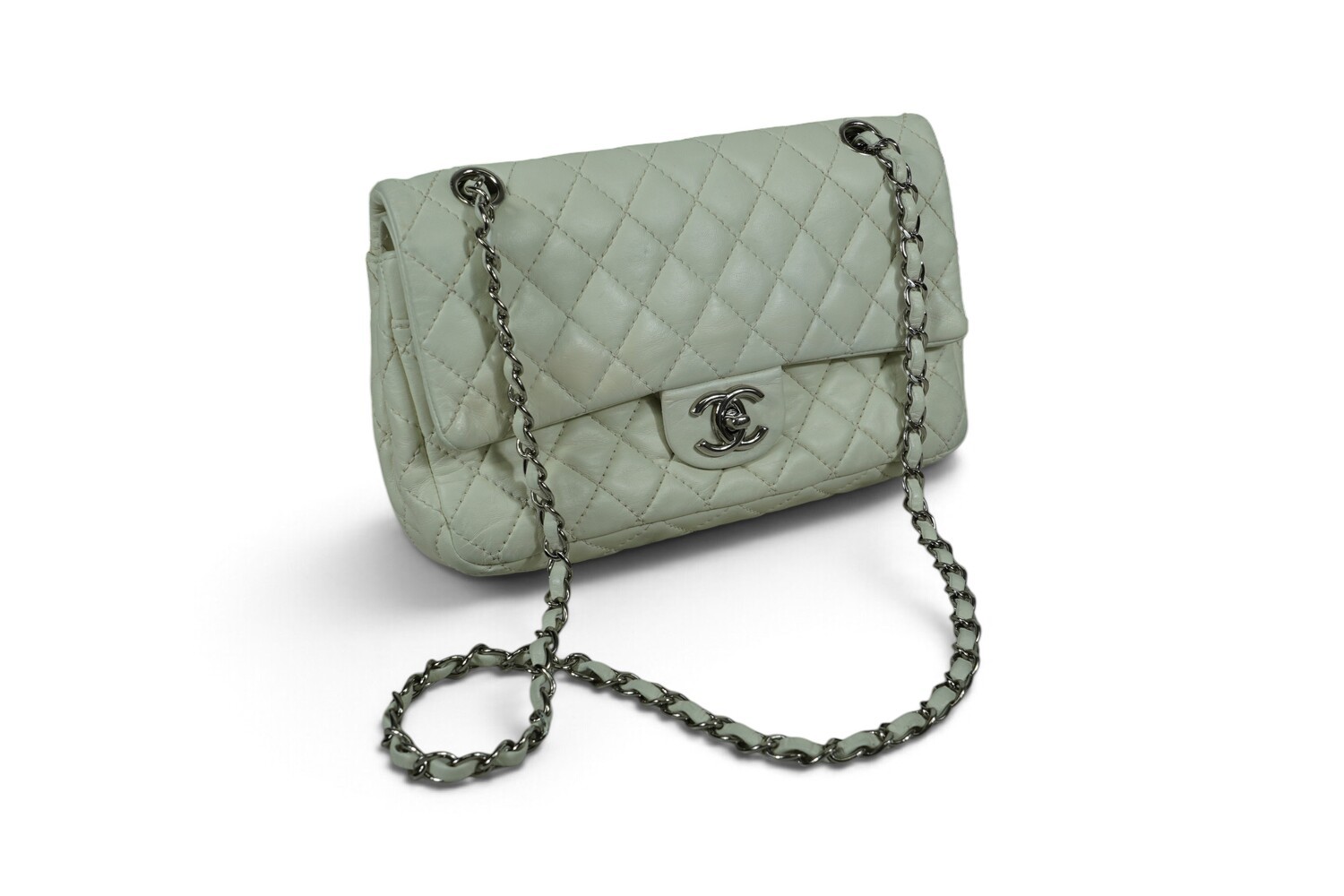 Chanel Classic Flap Bag, A01112 Chanel Classic Flap Bag, A01112