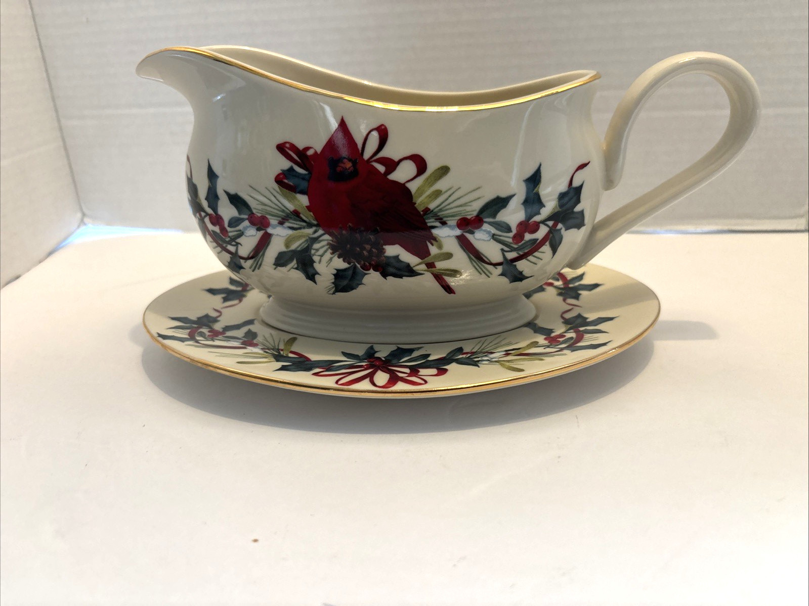 Lenox Winter Greetings Gravy Boat & Underplate 10356673 unused Cardinal