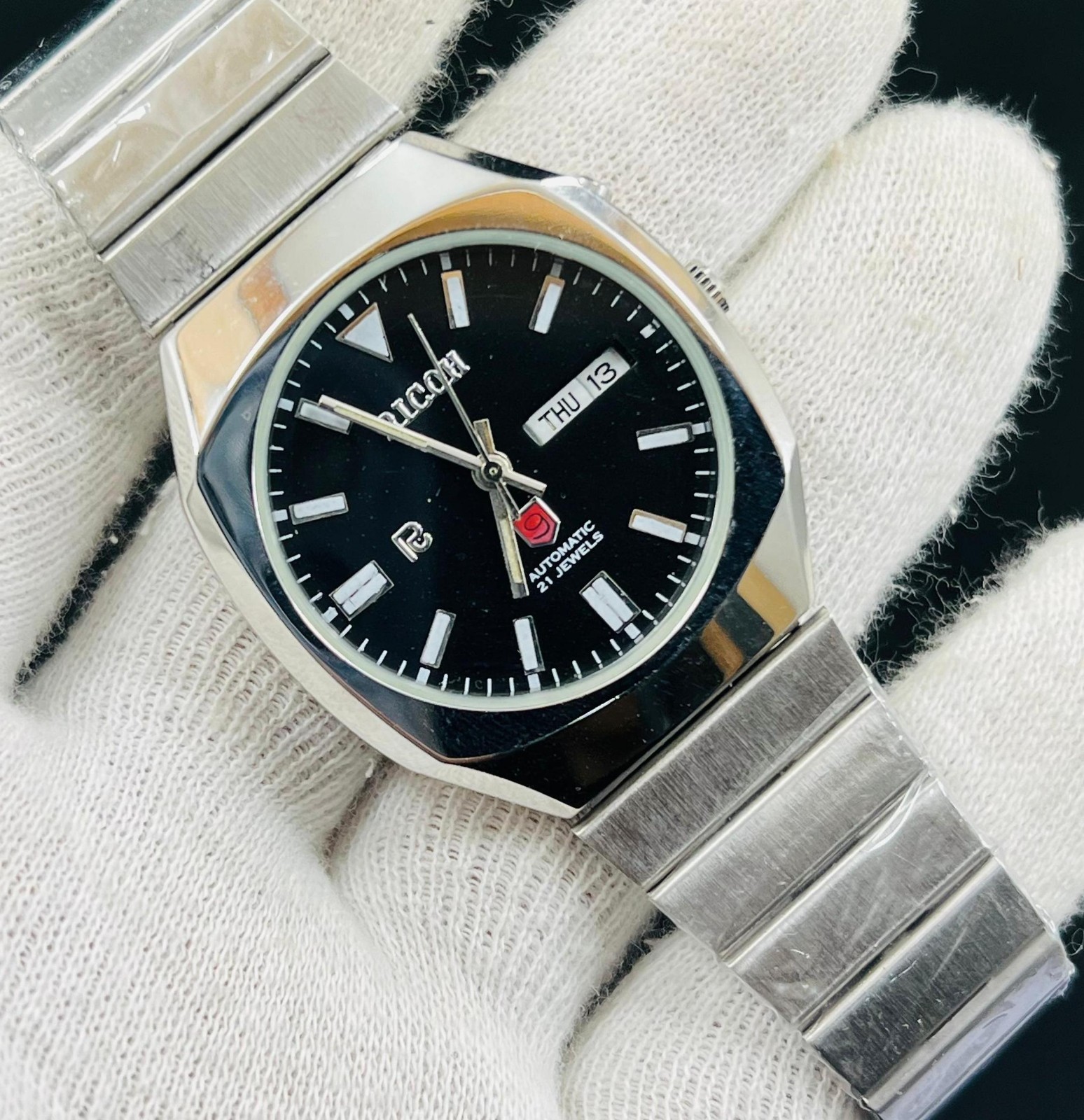 Ricoh Vintage Automatic Day Date Japan Made 21 Jewels Men Watch Black Dial
