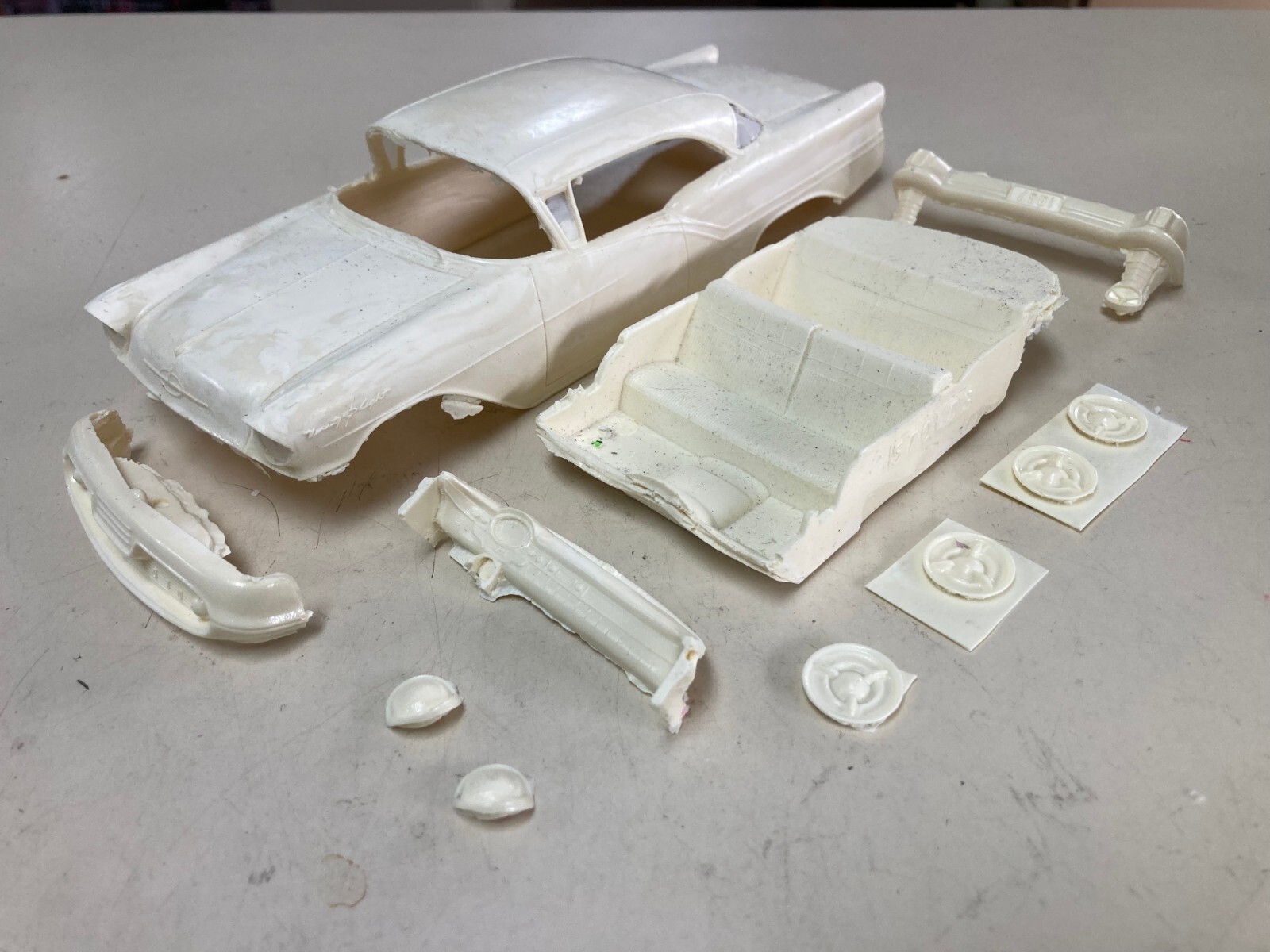 Vics Resins 1957 Oldsmobile 2 door 1/25 resin body