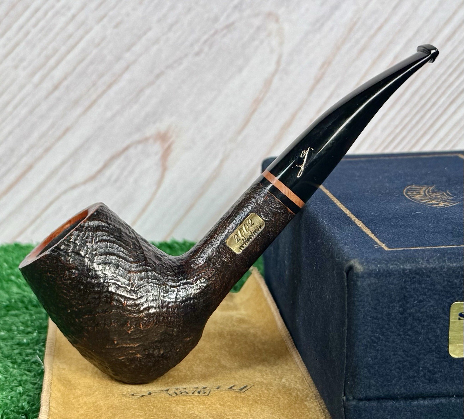 RARE SAVINELLI COLLECTION 2002 POY UNSMOKED W/ DISPLAY BOX, SOCK ETC.  TOP TIER