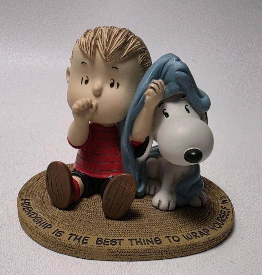 Hallmark Peanuts Linus and Snoopy Wrapped in Friendship Mini Figurine Hallmark Peanuts Linus and Snoopy Wrapped in Friendship Mini Figurine
