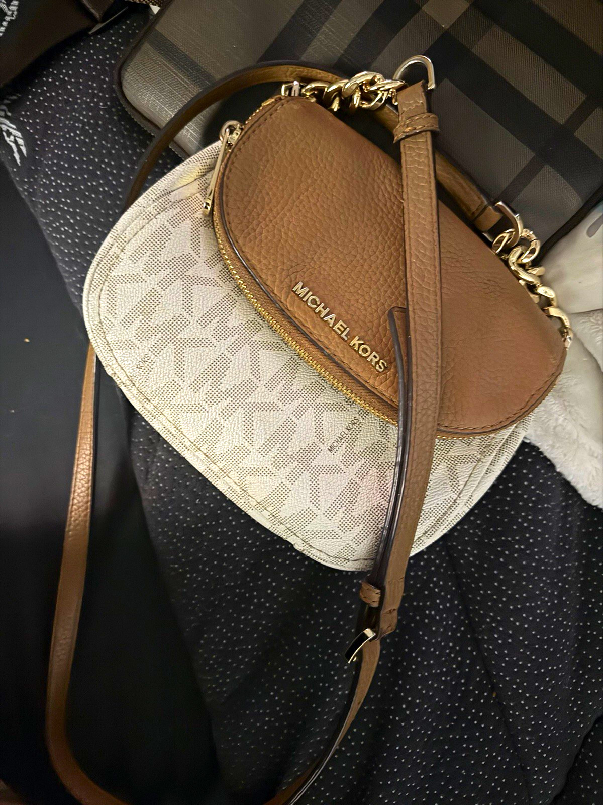 Michael Kors Logo Monogram Small Crossbody Zip Bag Gold Hardware Brown/Beige Michael Kors Logo Monogram Small Crossbody Zip Bag Gold Hardware Brown/Beige