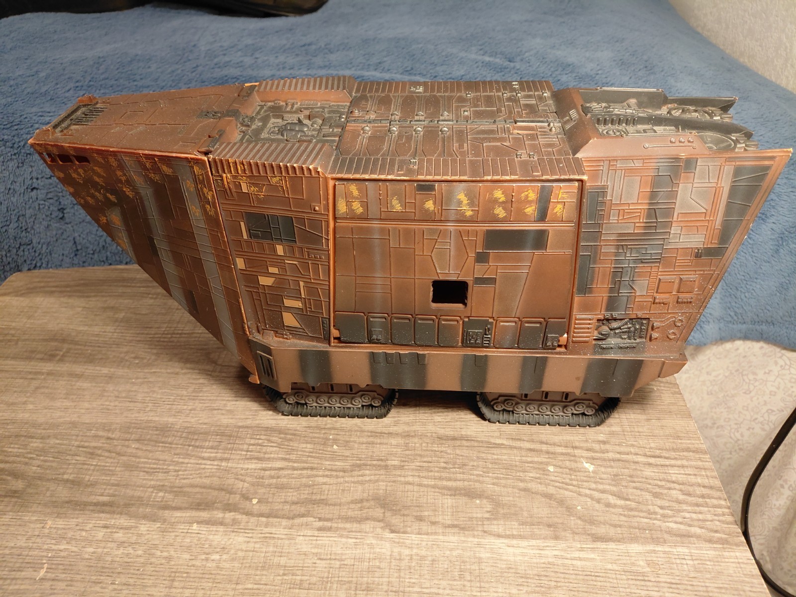 Star Wars 2004 Original Trilogy Collection Sandcrawler Sand Crawler OTC + 2 Jawa