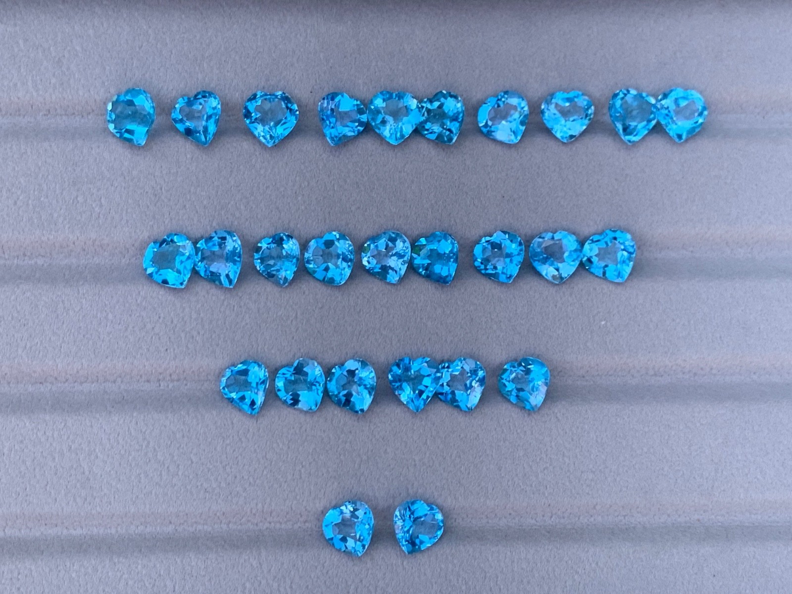 Natural Swiss Blue Topaz 27pcs 102crt Loupe Clean Heart Loose Gemstone Sri Lanka