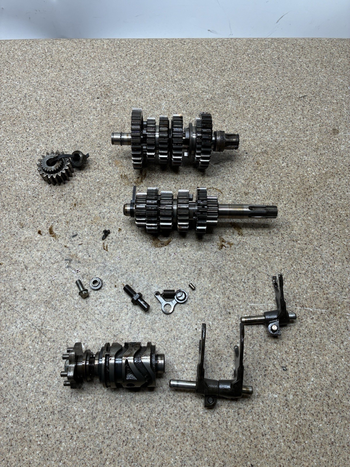 1986 KAWASAKI KX125 OEM ENGINE TRANSMISSION TRANNY ASSEMBLY GEARS 13127-1116 Kx