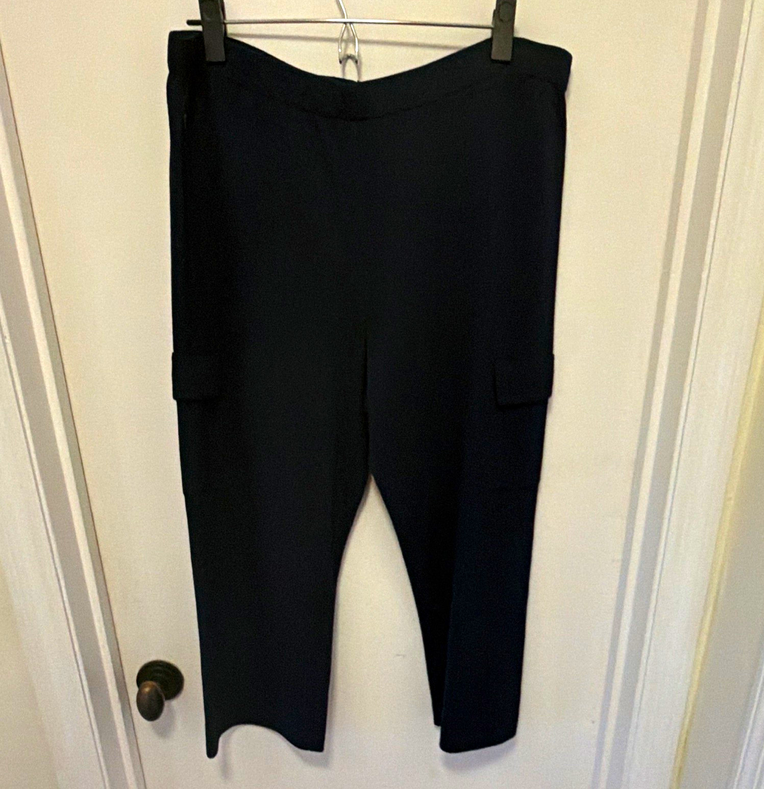 St. John Sport Women’s Navy Solid Wool Rayon Flat Front Pants Regular Size L St. John Sport Women’s Navy Solid Wool Rayon Flat Front Pants Regular Size L