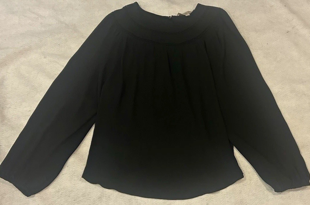 LOFT Women’s Black Solid Woven Round Neck Long Sleeve Pullover Pleated Blouse