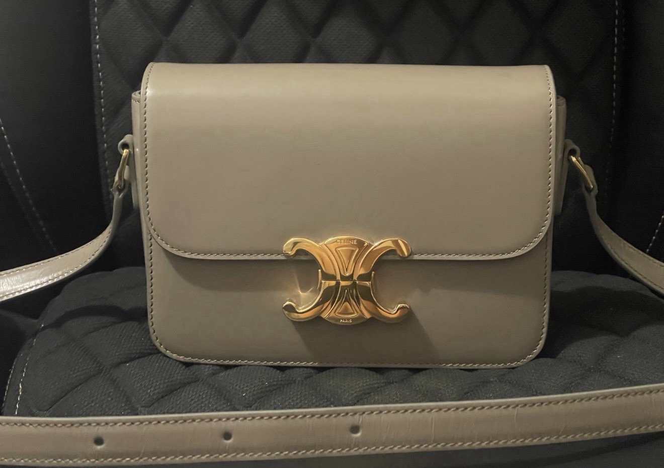CÉLINE Pebble Teen Triomphe Shiny Calfskin