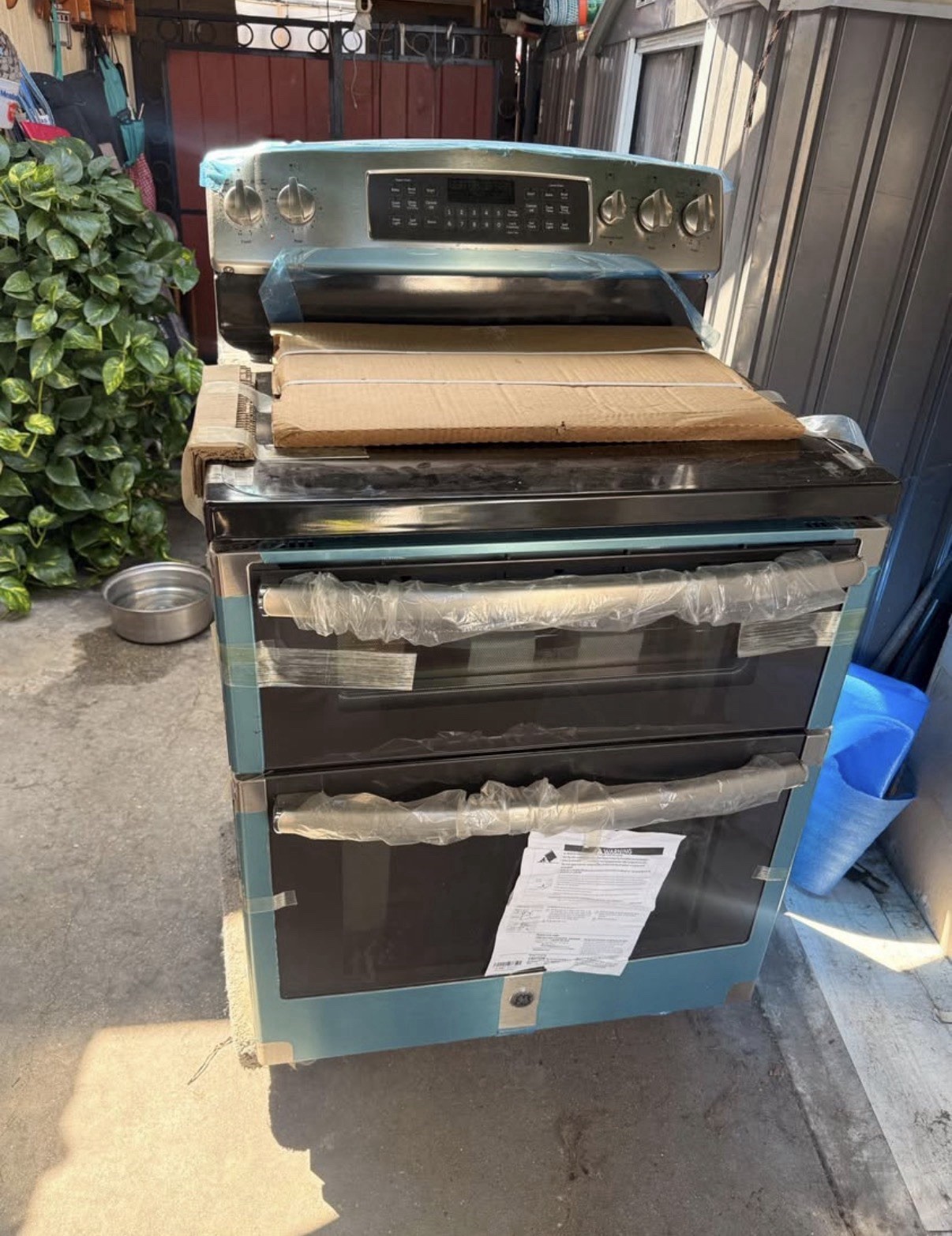 GE Cafe Slide-In Electric Range Blue/Stainless 5 Burner Smooth Top Knobs