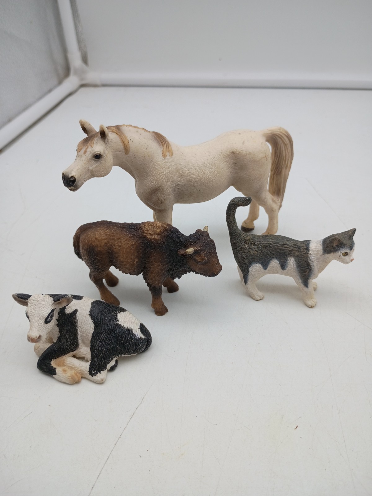 Schleich Farm Animal 4 Figure Lot Cat Cow Calf Bison Horse Schleich Farm Animal 4 Figure Lot Cat Cow Calf Bison Horse