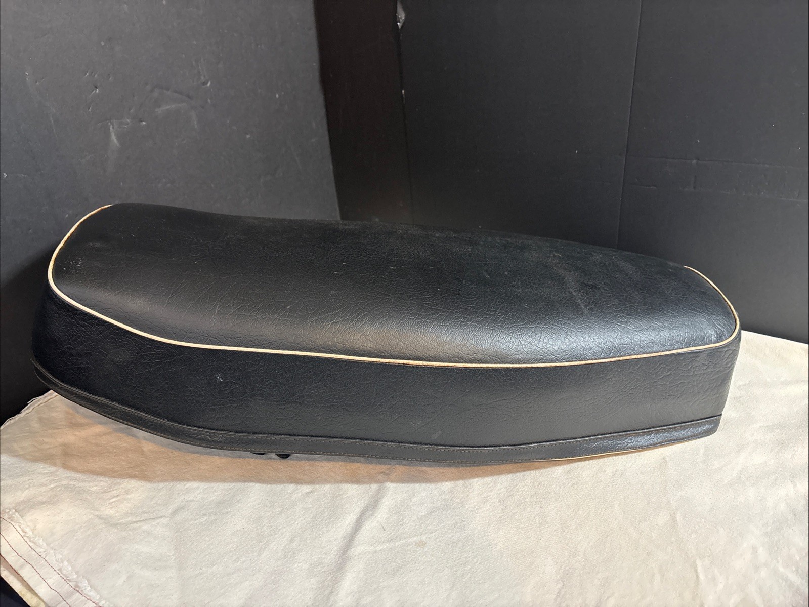 NOS MOTORCYCLE SEAT NORTON ELECTRA ES400 1963 - 1965 OEM MADE IN THE UK