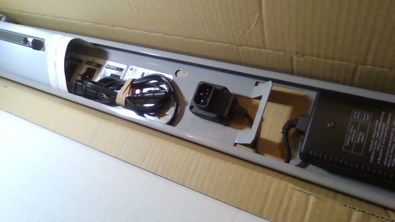 Arjo Huntleigh wall mounted battery charger  24V     NDA8200  NEW UNUSED