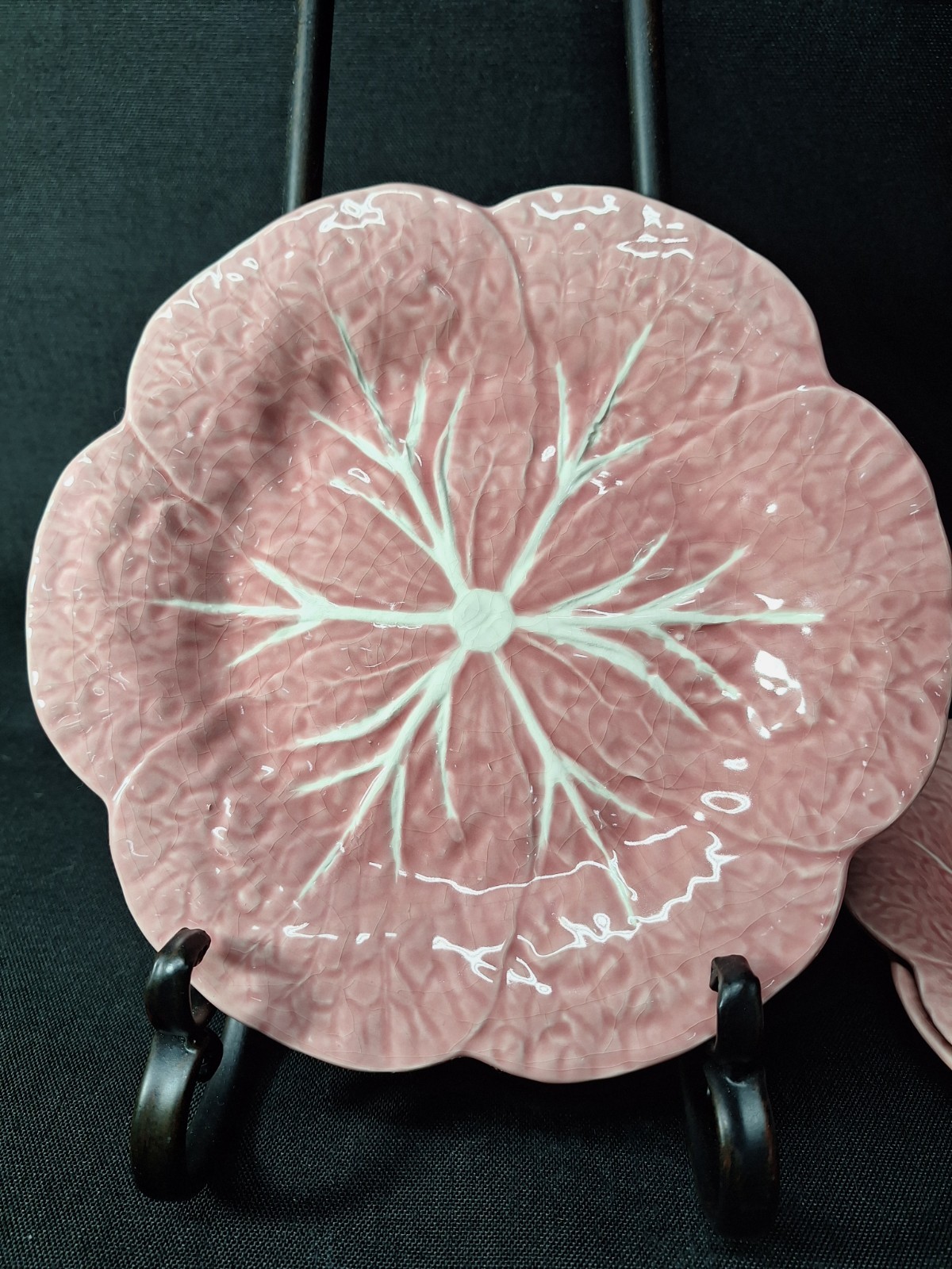 Bordallo Pinheiro Portugal Pink Cabbage Leaf Luncheon/Salad Plate 9\ Bordallo Pinheiro Portugal Pink Cabbage Leaf Luncheon/Salad Plate 9\
