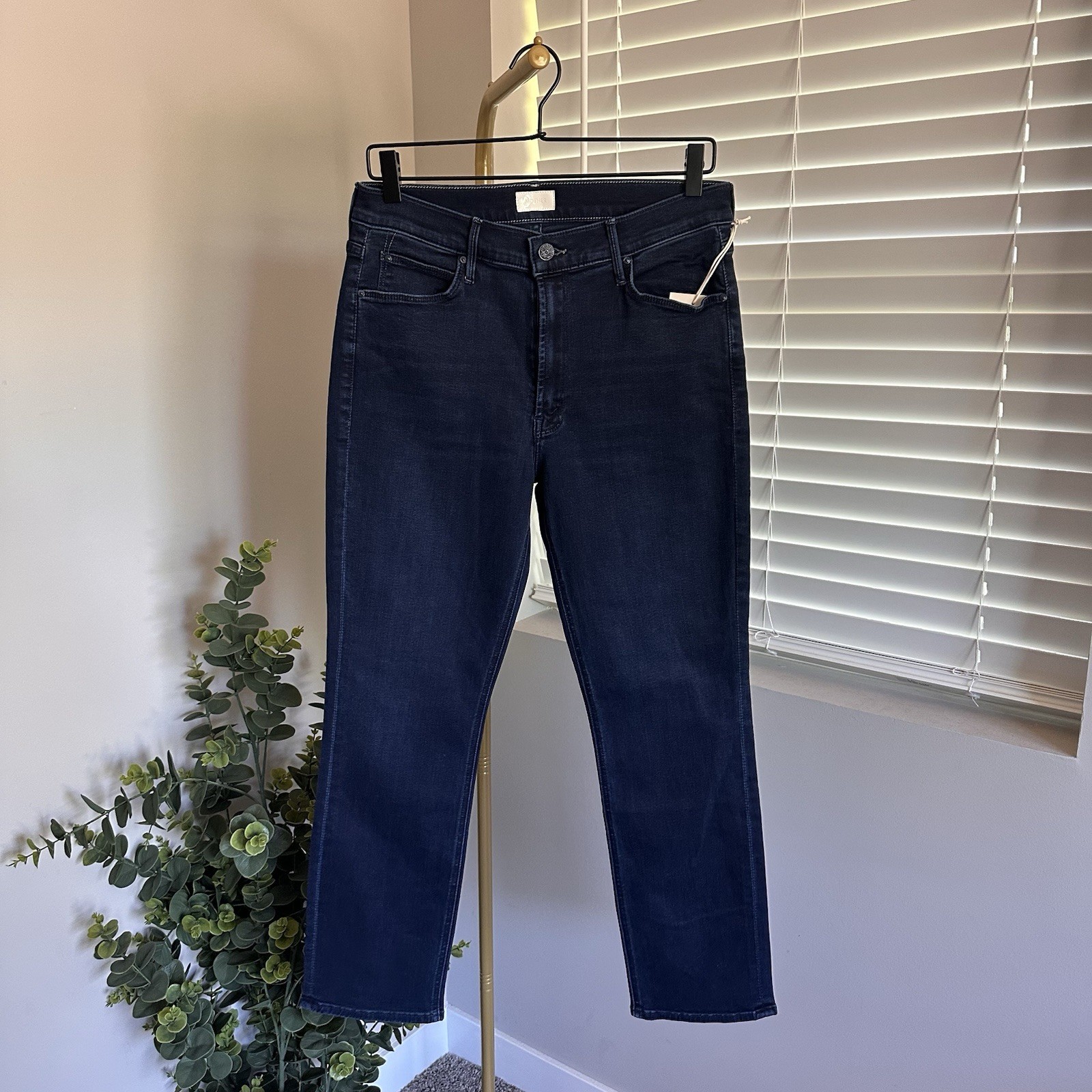 NWT MOTHER Women\'s Jeans Size 31 The Mid Rise Dazzler Ankle Fray $248 MRSP NWT MOTHER Women\'s Jeans Size 31 The Mid Rise Dazzler Ankle Fray $248 MRSP