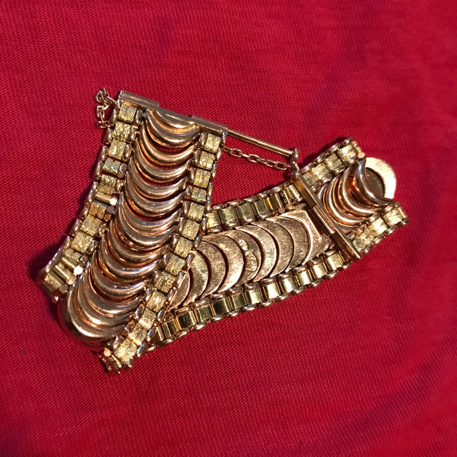 Women’s Antique 68grams 18k Gold Bracelet 