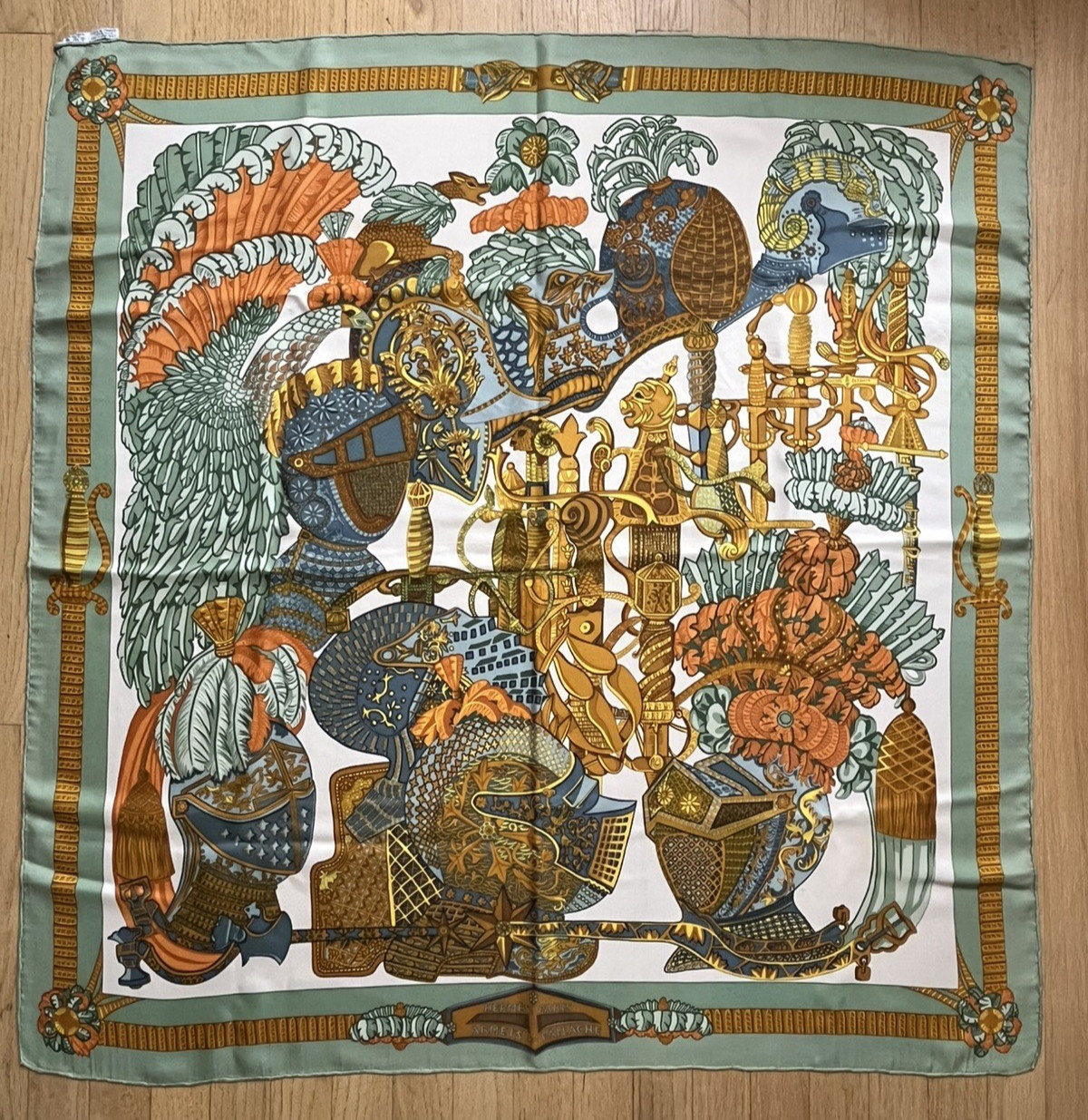 HERMES Armets en Panache Silk Scarf 90 Vintage Green Armor Helmut Carre 