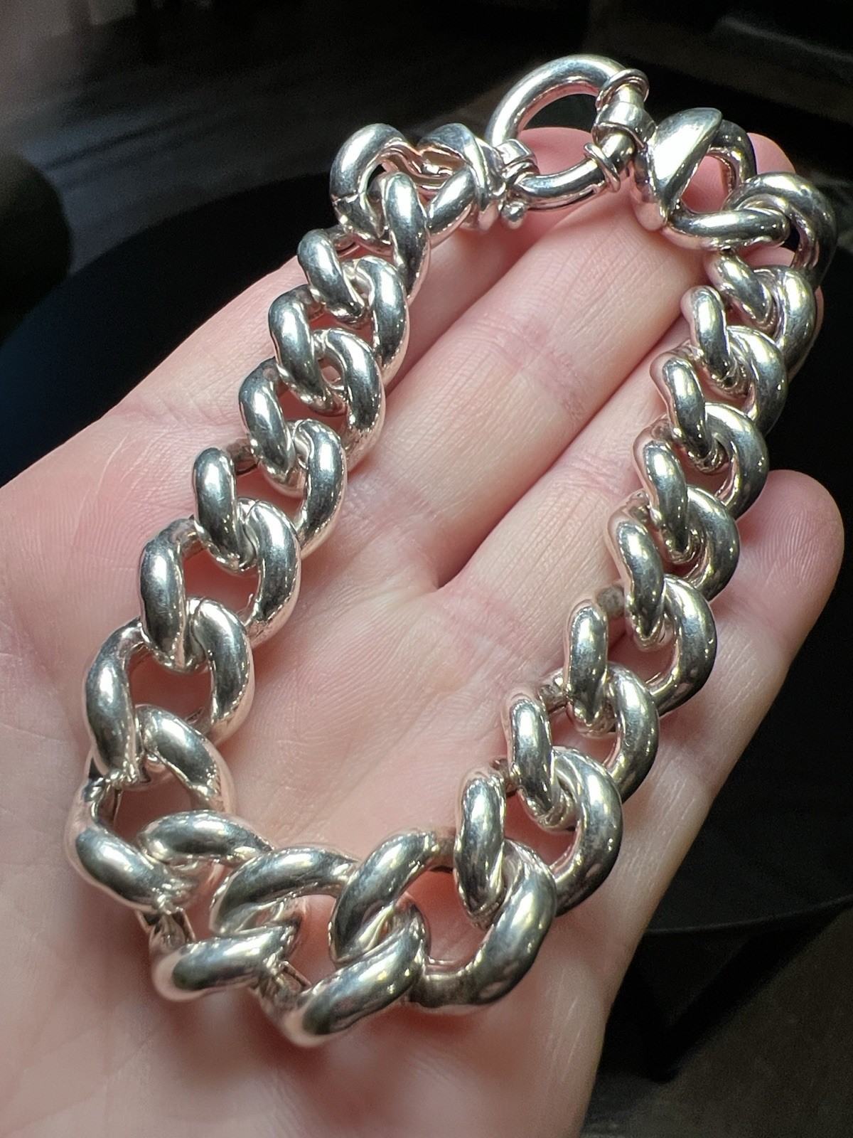 Vintage Chunky Sterling Silver Puffy Curb Chain Designer Circle Clasp Bracelet Vintage Chunky Sterling Silver Puffy Curb Chain Designer Circle Clasp Bracelet