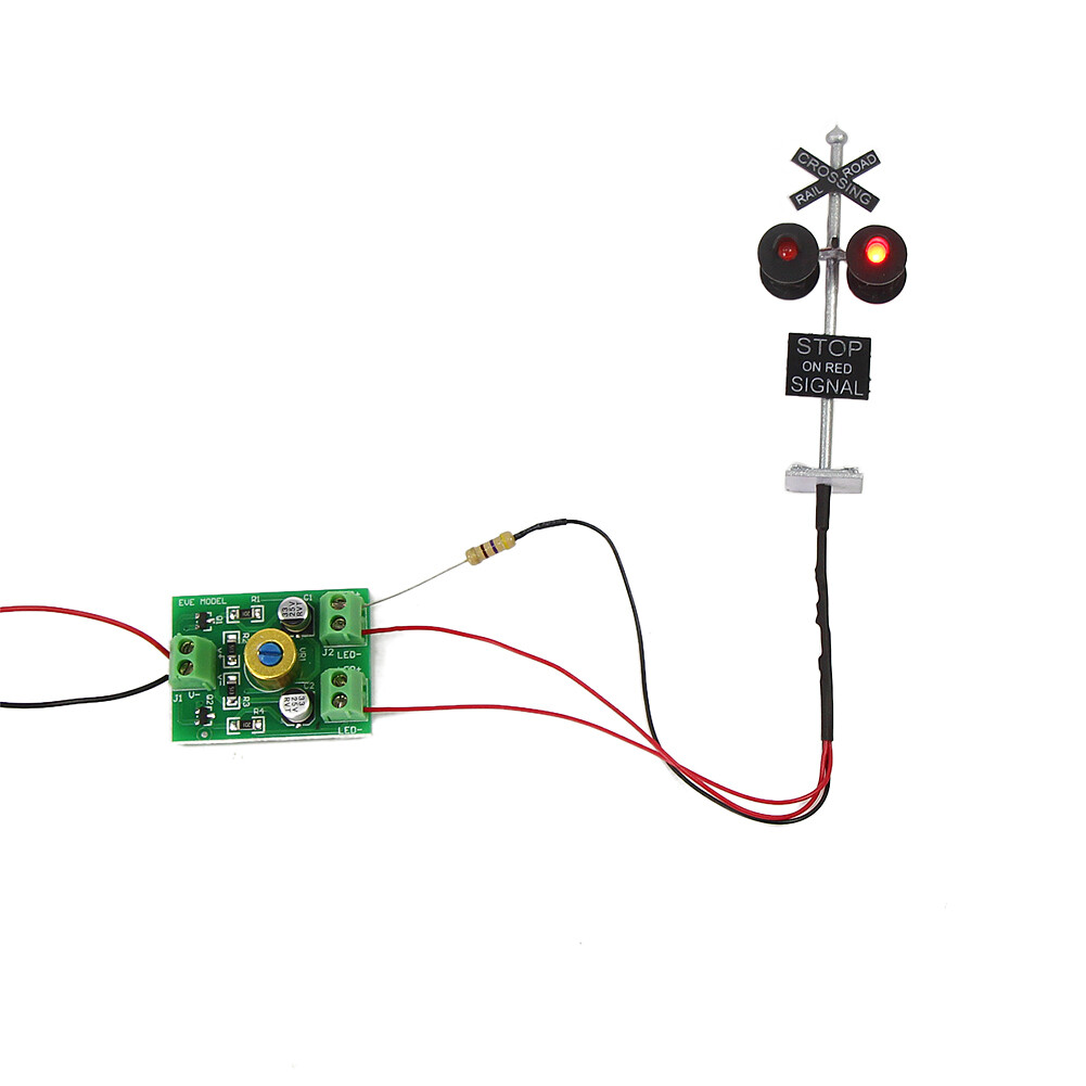 1 set HO Scale Railroad Crossing Signals 4 heads LEDs + Circuit board flasher