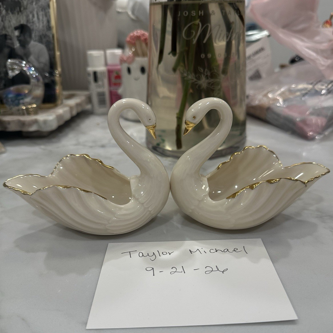 Vintage Pair of Lenox Porcelain Swan Trinket Dishes with 24k gold trim Vintage Pair of Lenox Porcelain Swan Trinket Dishes with 24k gold trim