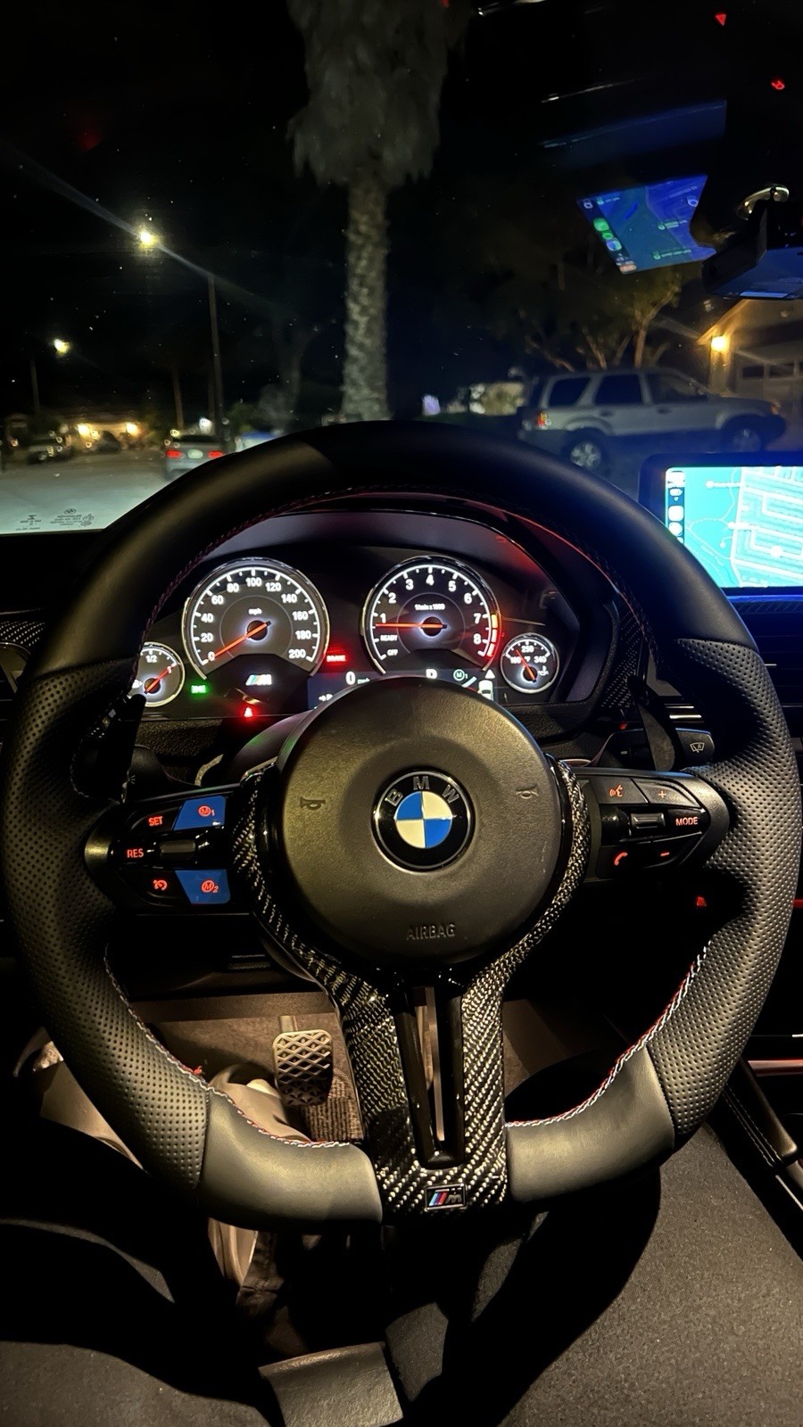 BMW F8x F3X F2x F-chassis STEERING WHEEL TRIM Carbon Fiber M Performance BMW F8x F3X F2x F-chassis STEERING WHEEL TRIM Carbon Fiber M Performance