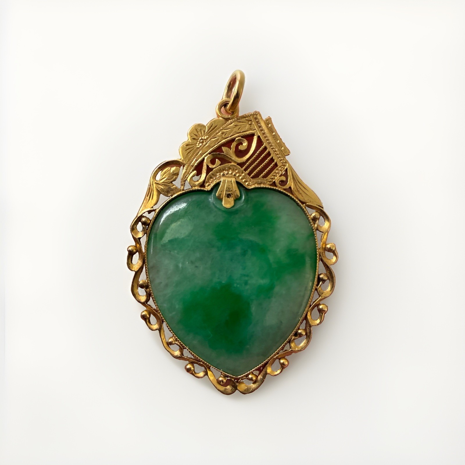 Vintage Old Chinese Green Jadeite 18K Solid Gold Headt Carved JADE Pendant