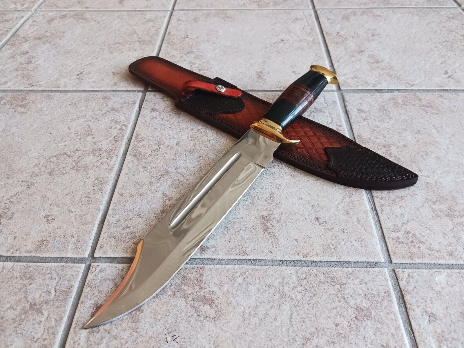 Massive Crocodile Dundee Bowie Knife 18\