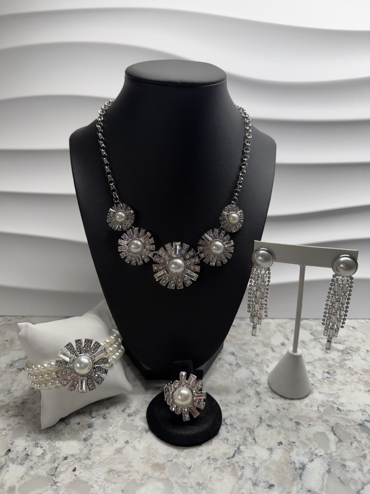 Paparazzi Gatsby Gallery Pearl & Silver Tone 4 Piece Jewelry Set