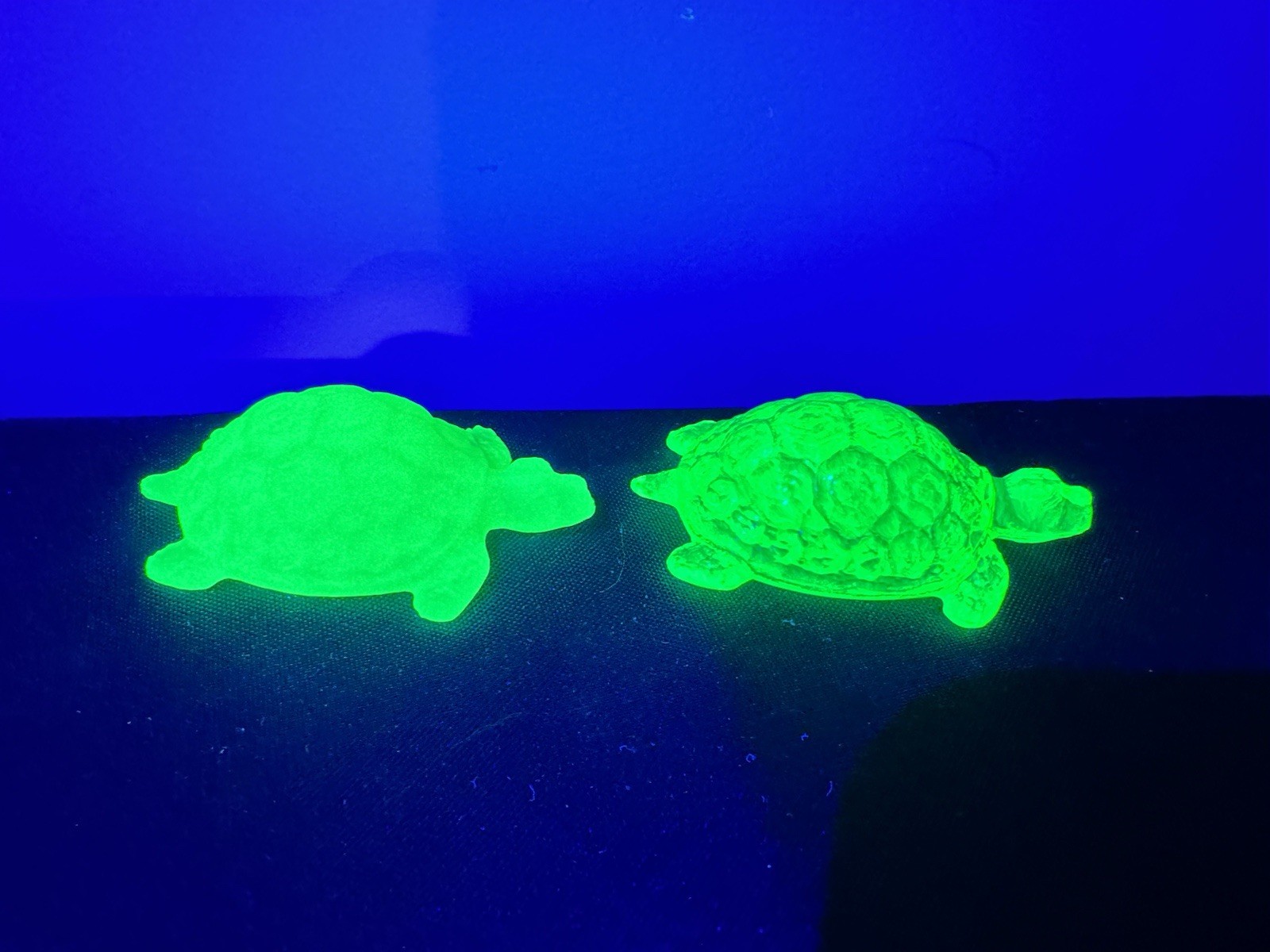 Two uranium turtles vaseline and satin turtle Two uranium turtles vaseline and satin turtle