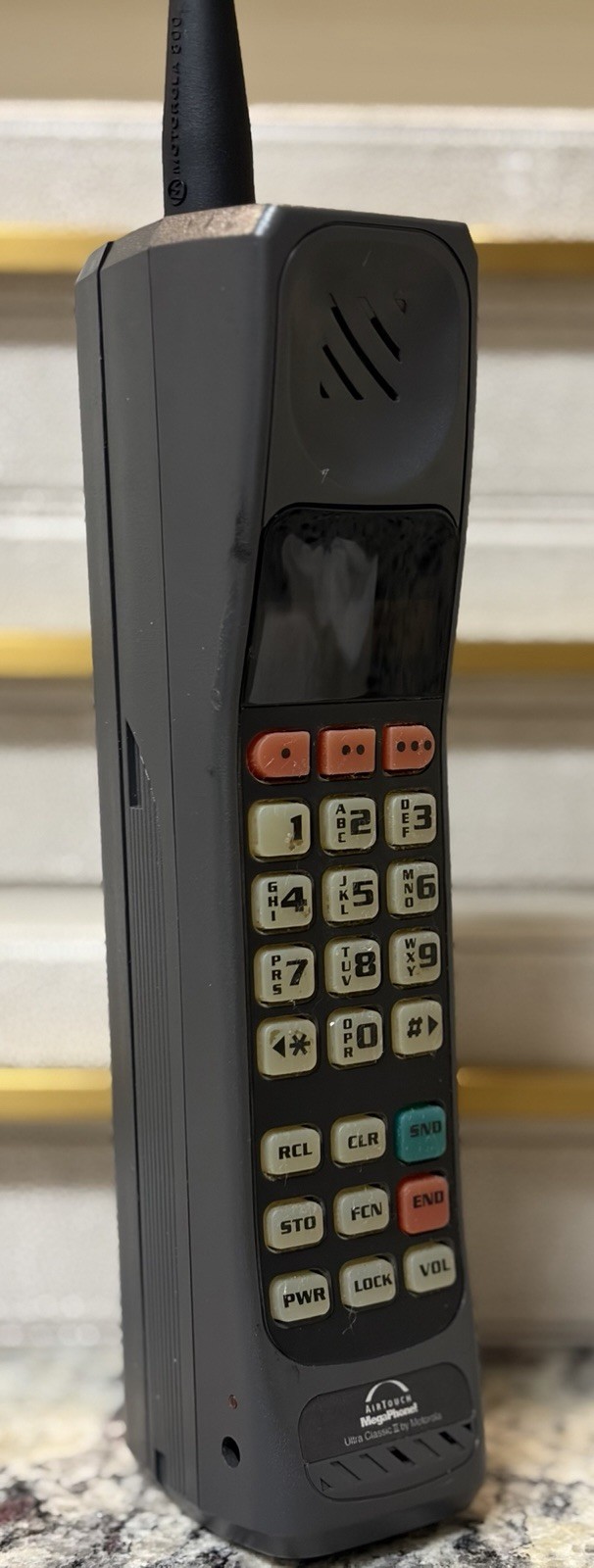 Vintage Motorola Ultra Classic II Airtouch MegaPhone Brick Cellphone Untested