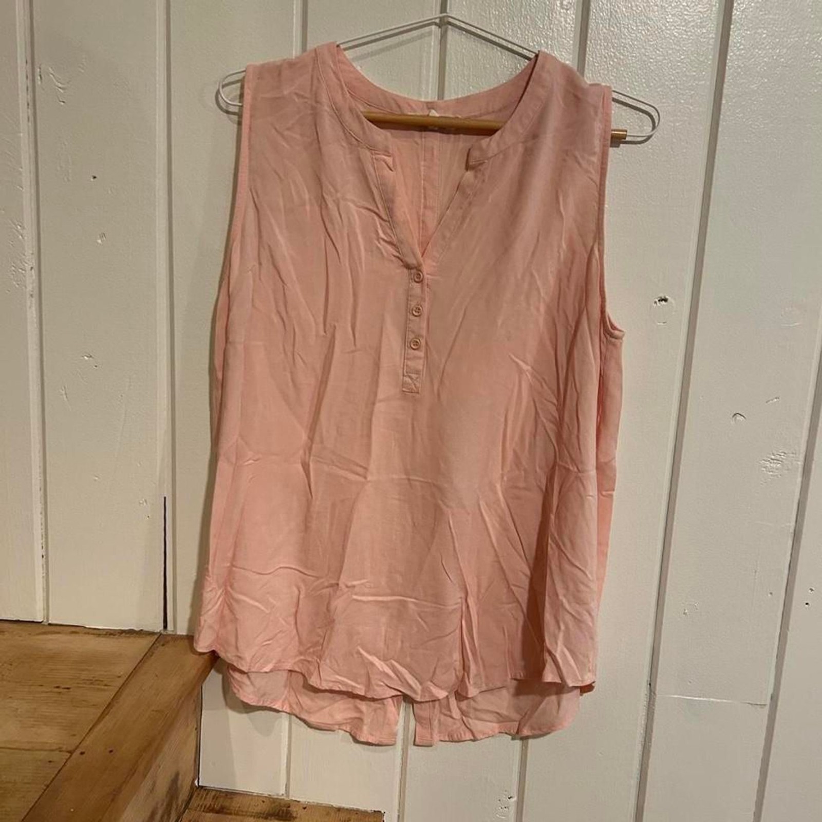 Anthropologie Pleione pink sleeveless blouse with button-up front