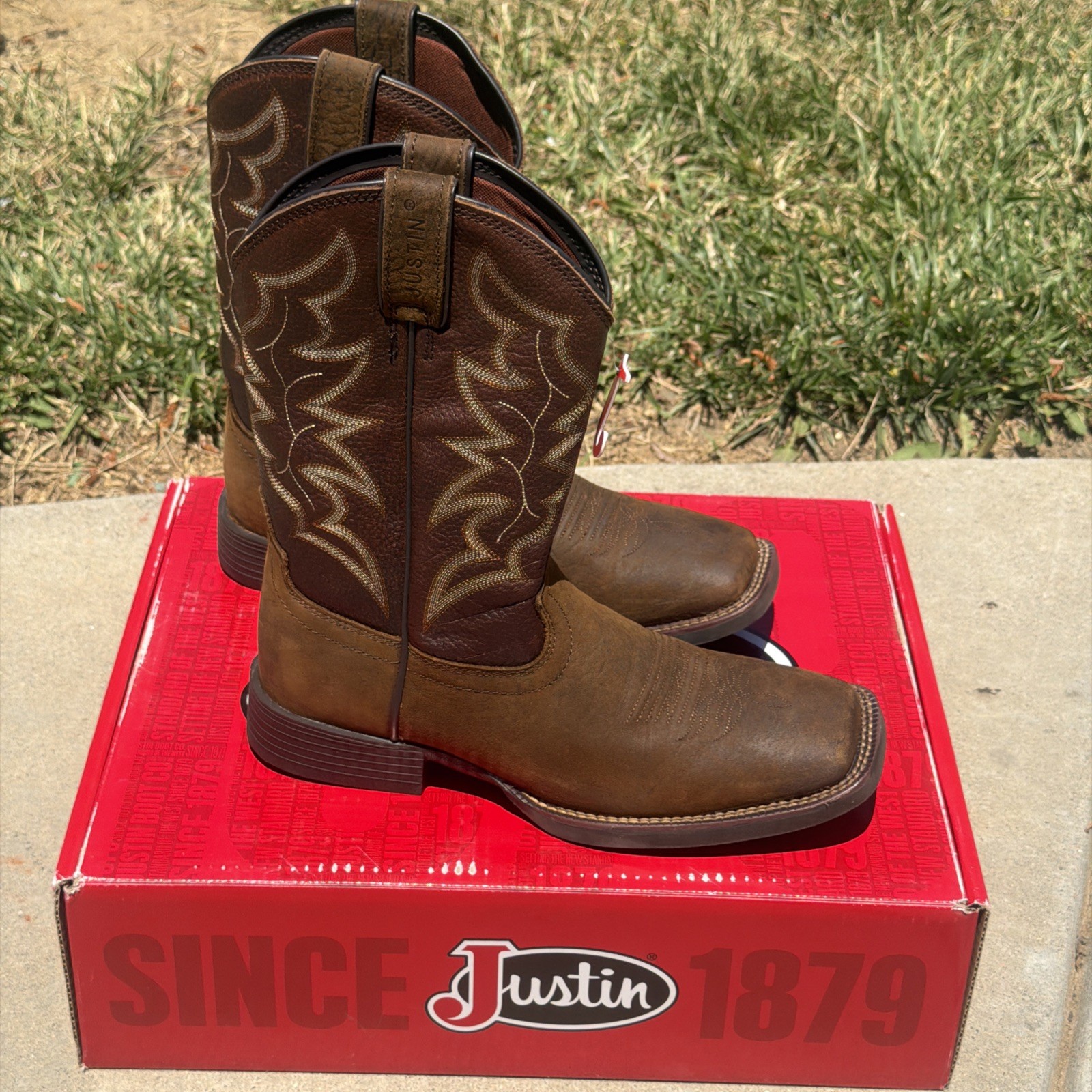 JUSTIN MEN\'S 9.5 D CHET PEBBLE BROWN COWHIDE BOOTS BROAD SQUARE TOE