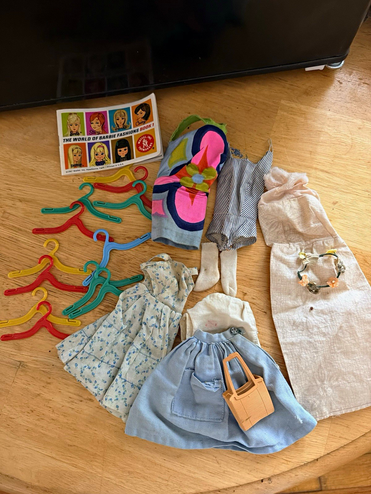 Vtg 1960s Barbie Doll Clothing Lot Zebra Swimsuit World of Barbie Book Hangers Vtg 1960s Barbie Doll Clothing Lot Zebra Swimsuit World of Barbie Book Hangers