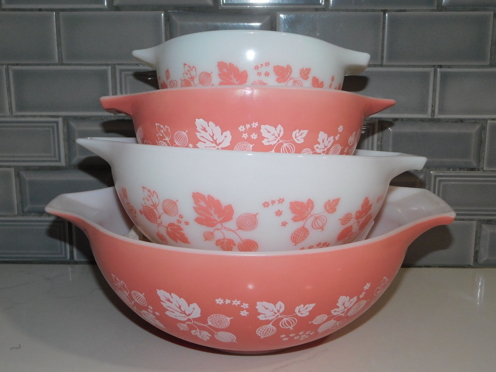 VTG PYREX PINK GOOSEBERRY CINDERELLA NESTING BOWLS SET OF 4 ~FABULOUS BOWL