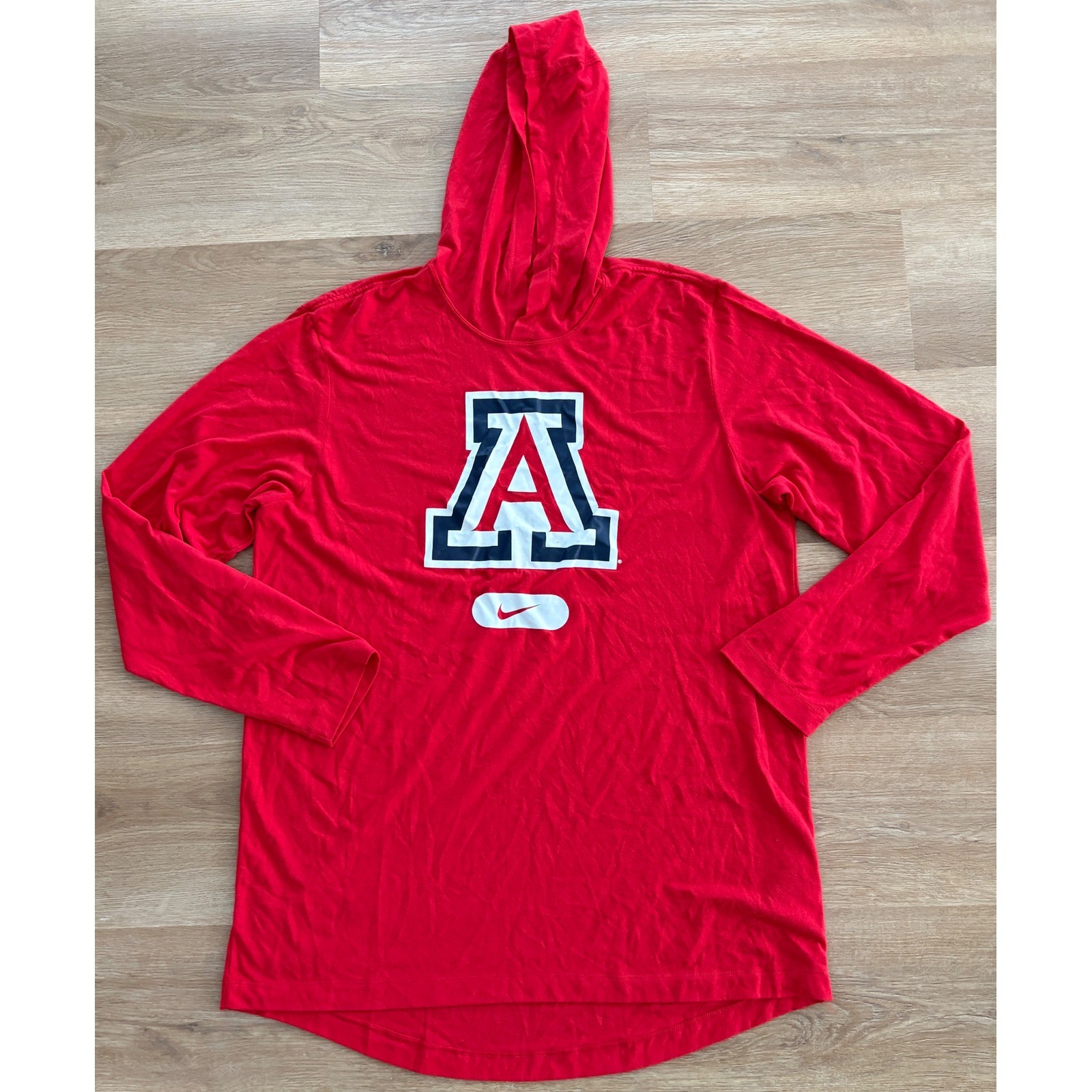 NWOT Mens Nike Arizona Wildcats Long Sleeve Hoodie - Large - Red NWOT Mens Nike Arizona Wildcats Long Sleeve Hoodie - Large - Red