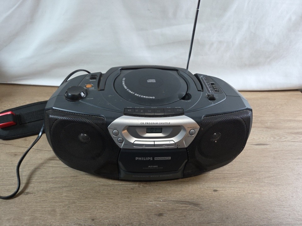 Philips Magnavox AZ1005/17 AM/FM CD Cassette Boombox Black