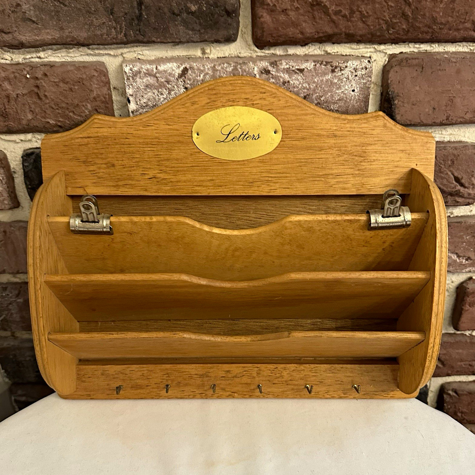 Vtg Wood Wall Mounted Key & Mail Rack Combo w/ Hooks, Brass \