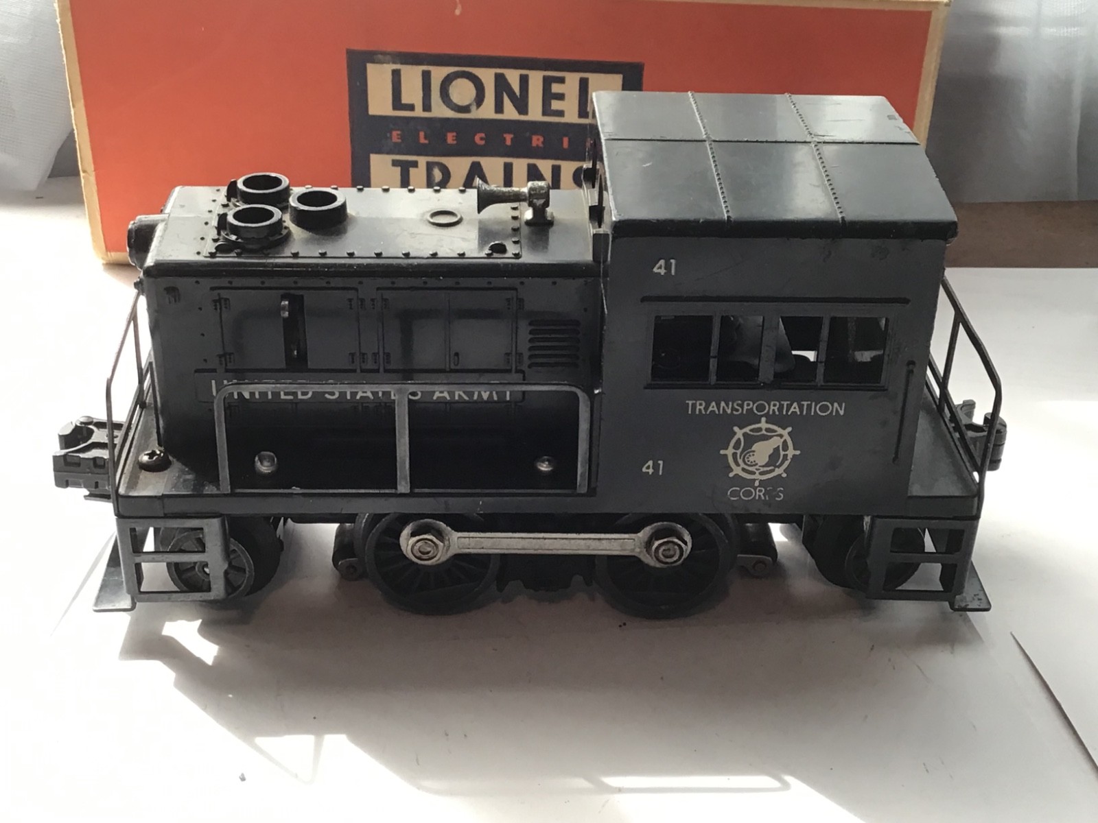 VINTAGE LIONEL O-GAUGE 41 UNITED STATES ARMY TRANSPORTATION CORPS SWITCHER #5 VINTAGE LIONEL O-GAUGE 41 UNITED STATES ARMY TRANSPORTATION CORPS SWITCHER #5