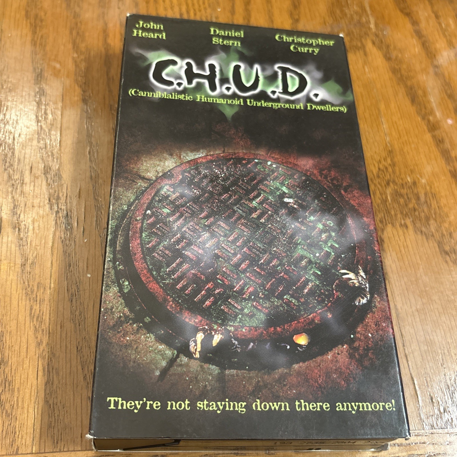 (84) C.H.U.D. /Anchor Bay VHS, 2001) Horror Daniel Stern