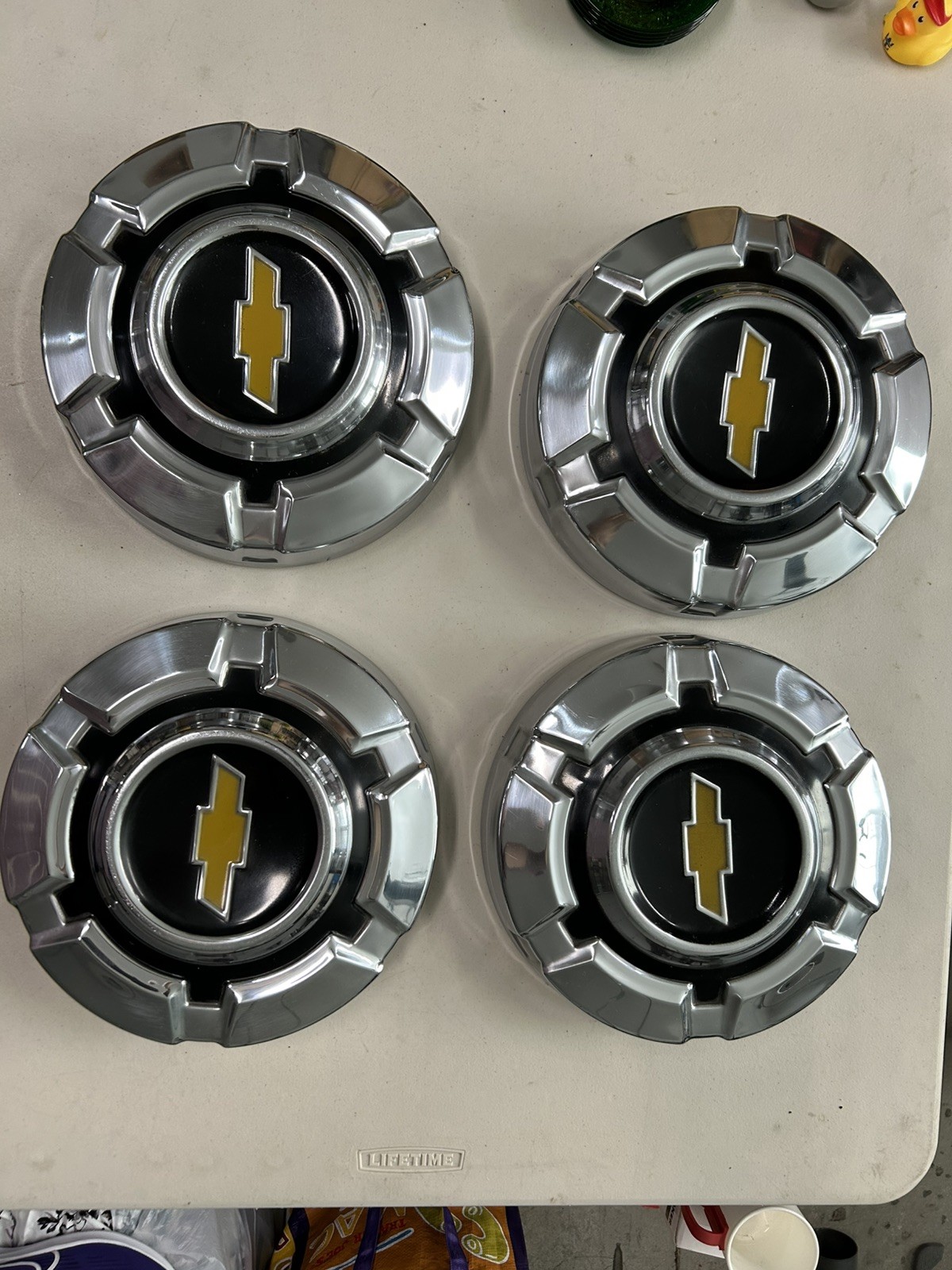VINTAGE 1967-72 CHEVY TRUCK 1/2 TON DOG DISH POVERTY HUBCAPS EXTRA NICE  C10