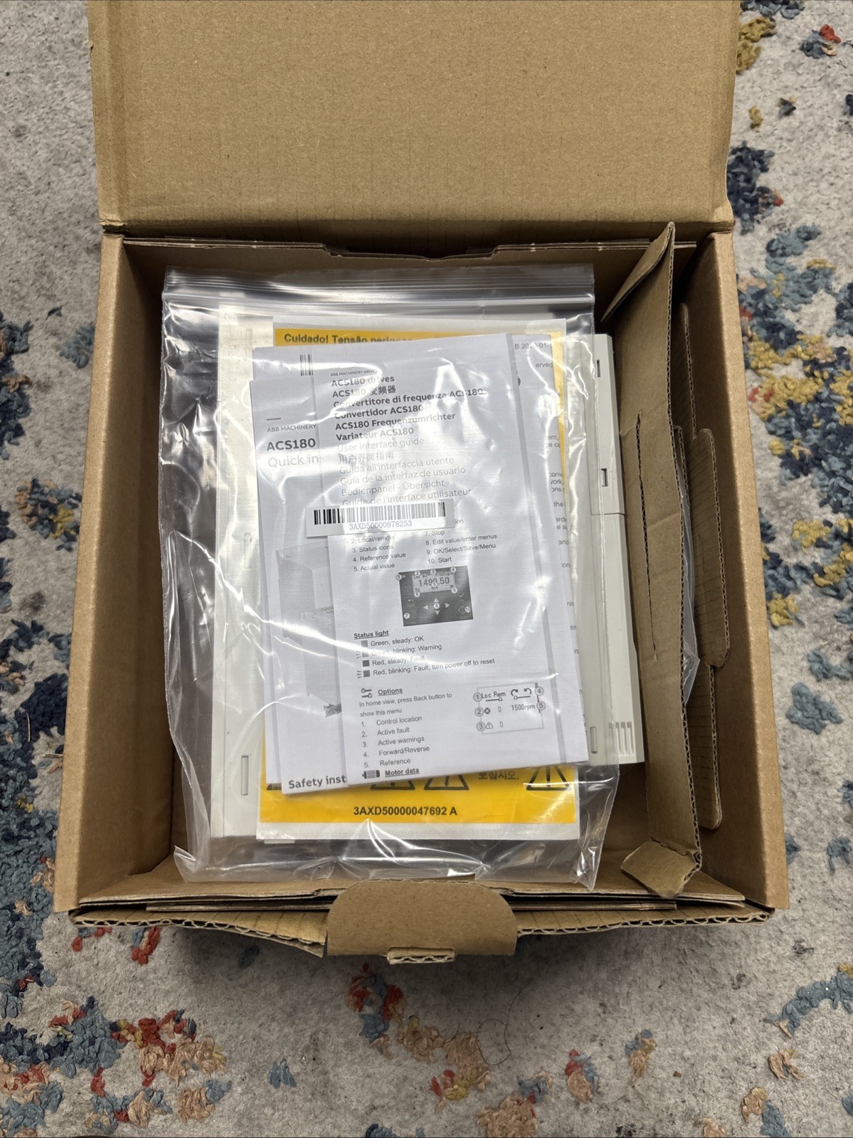 **NEW** ABB ACS180-04S-09A4-4 ***