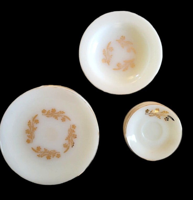 Federal Milk Glass Meadow Gold Pattern Dinner Set Serving for 6  18 pc. total