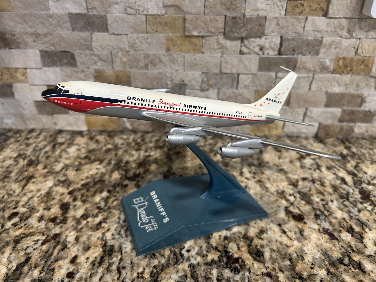 Vintage Raise Up Braniff 707 Model