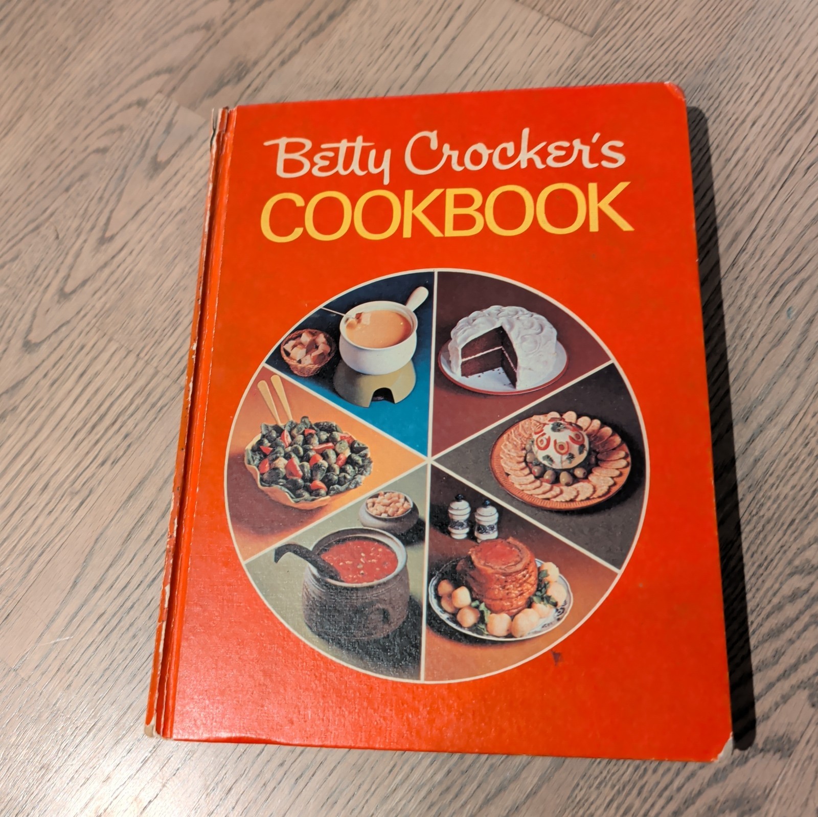 Vintage 1971 Betty Crocker’s Cookbook 8th Printing Hardcover Book Pie Cover