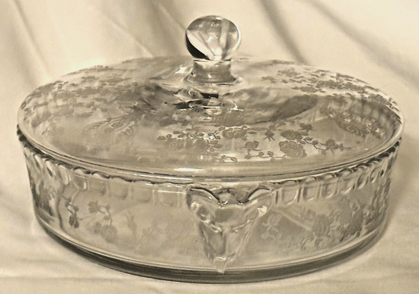 Vtg.,  CAMBRIDGE Crystal ROSE POINT GADROON RAMS HEAD LIDDED CANDY BOX #3500/78