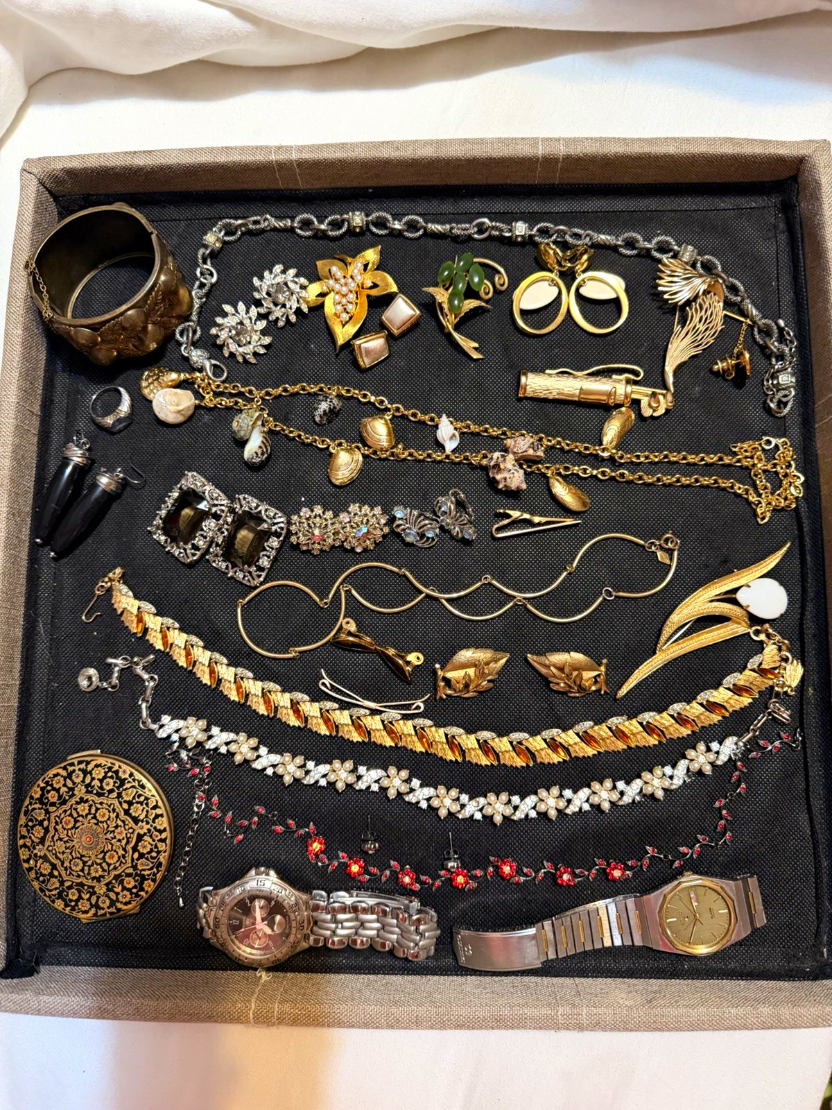 Vintage Lot 29pc Napier trifari caro Sarah Bracelets Necklaces Earrings Watches Vintage Lot 29pc Napier trifari caro Sarah Bracelets Necklaces Earrings Watches