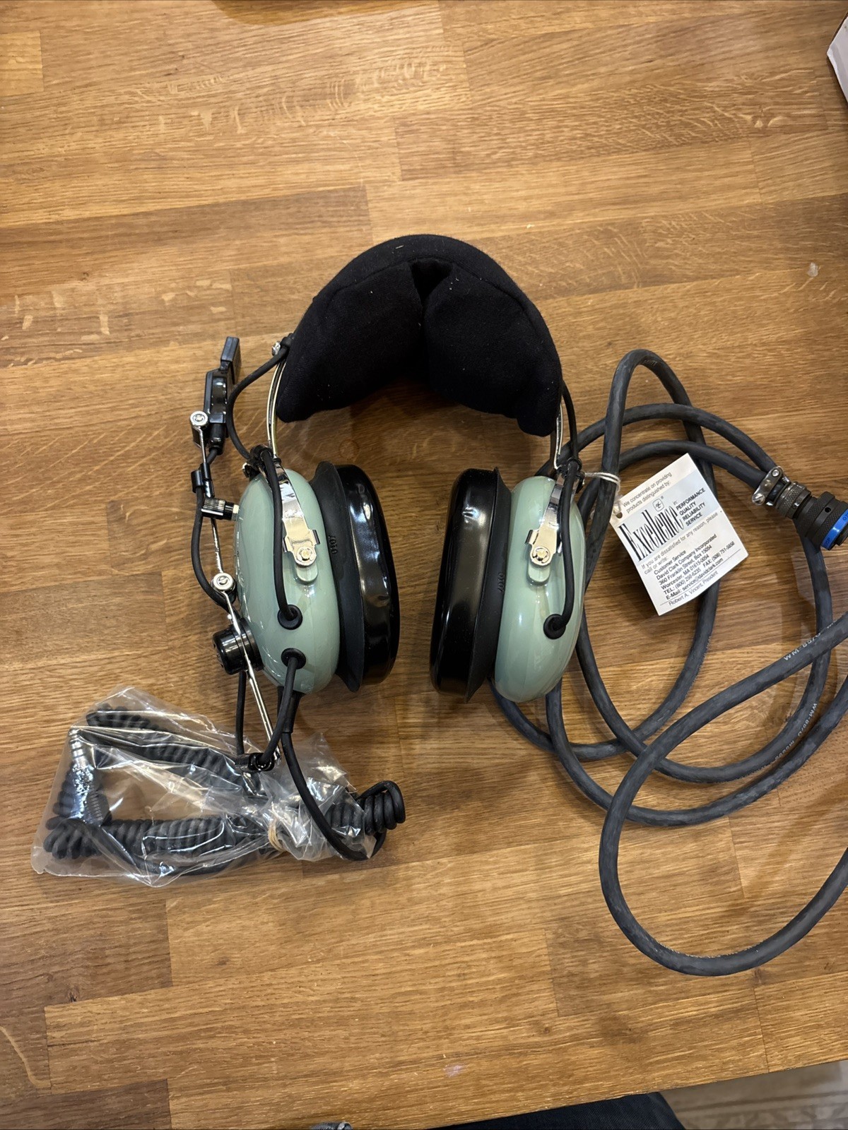 Nice Condition DAVID CLARK Aviation Headset #12510G-28 Never used still in box