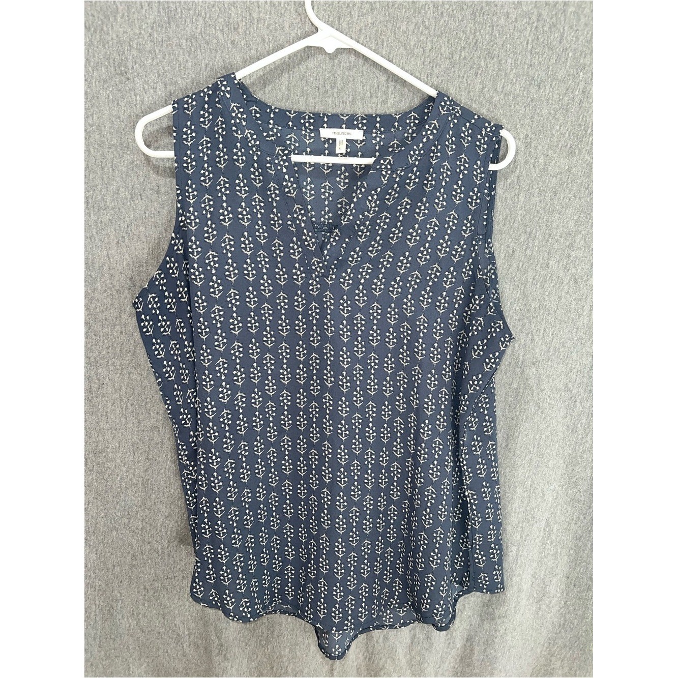 Maurices Navy Blue Sleeveless V-Neck Printed Blouse