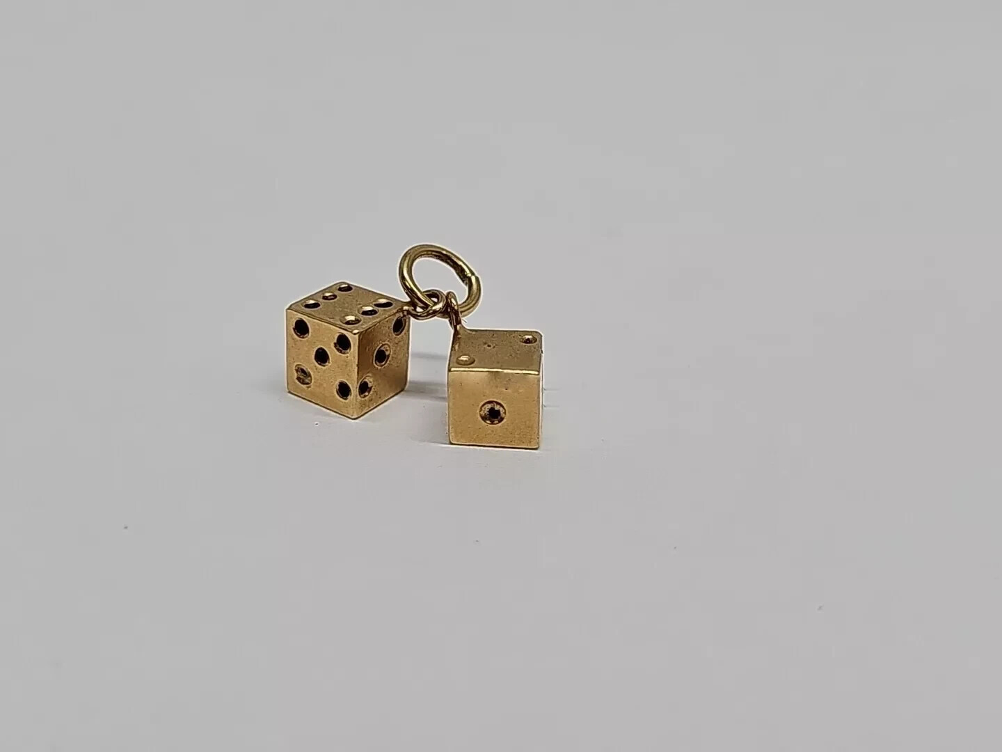 Vintage 14K Yellow Gold Plated Rolling Two Dice Charm Pendant With Chain 18\ Vintage 14K Yellow Gold Plated Rolling Two Dice Charm Pendant With Chain 18\
